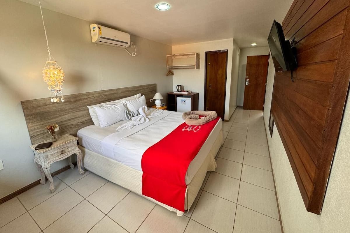 Premium bedding, iron/ironing board, bed sheets