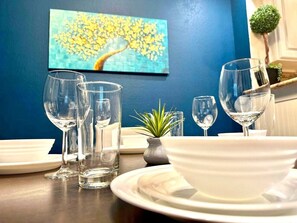 Dining - FIFA Vibrant 1BR Home near TheHeights Gym+BQQ+Pool (Houston)