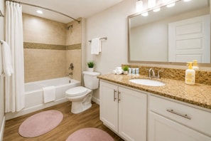 Hair dryer - FIFA Vibrant 1BR Home near TheHeights Gym+BQQ+Pool (Houston)