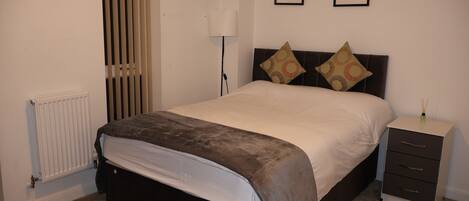 3 habitaciones, tabla de planchar con plancha y wifi gratis