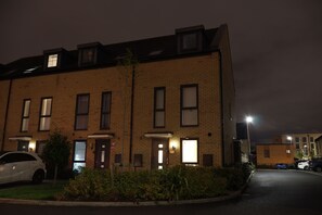 Exterior - Modern home in Birmingham  (Birmingham)