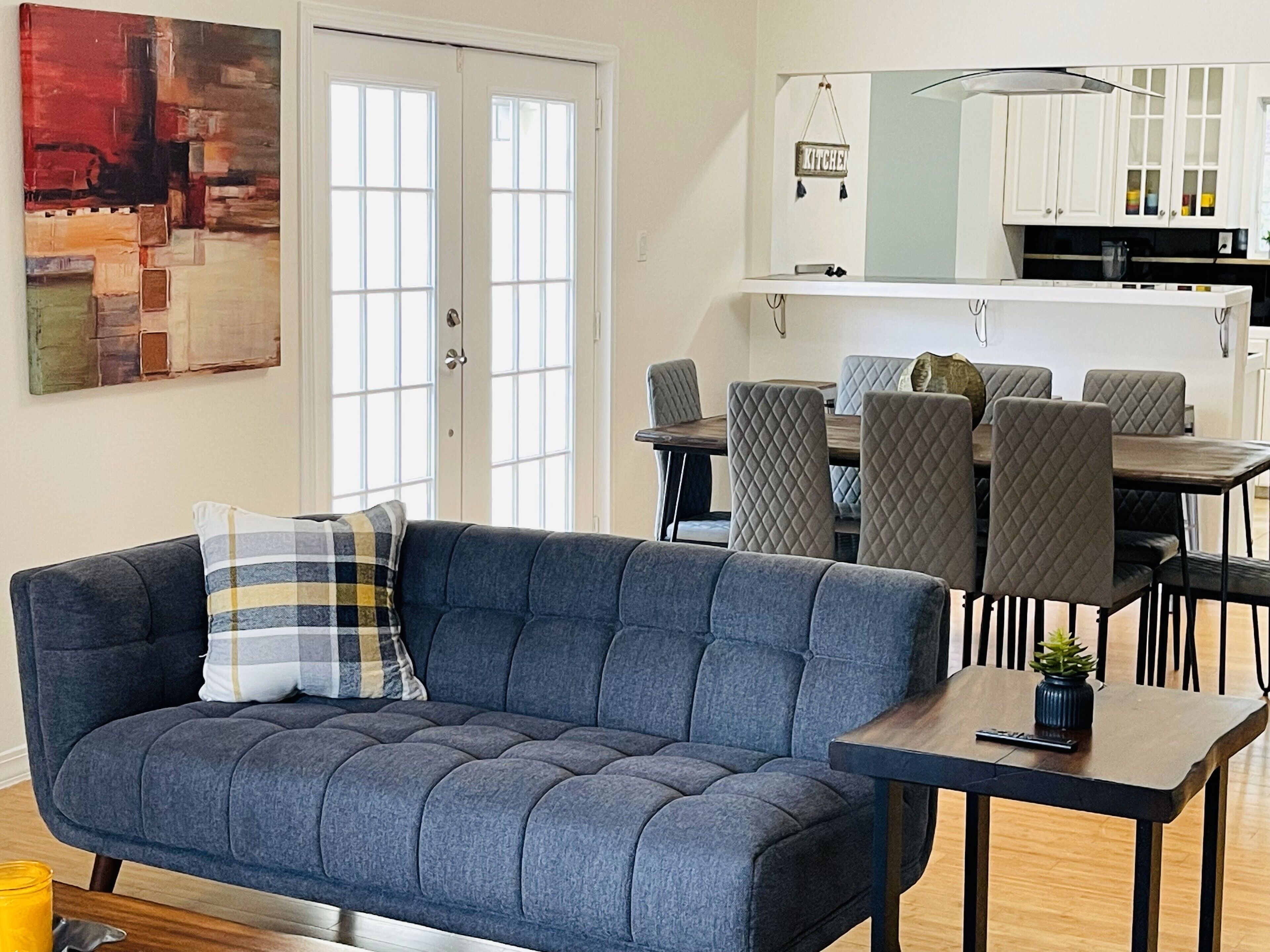 TV connectée, cheminée, baby-foot