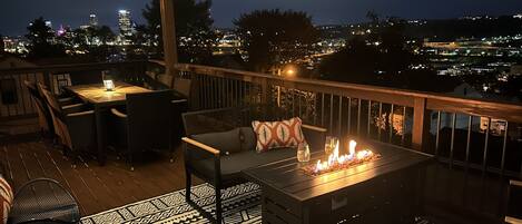 تناول الطعام بالخارج