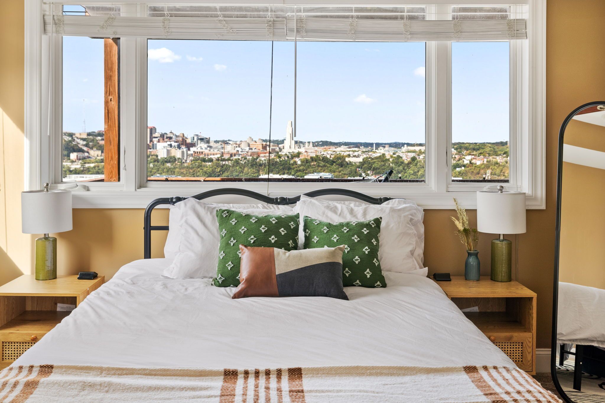 4 chambres, bureau, Wi-Fi, draps fournis
