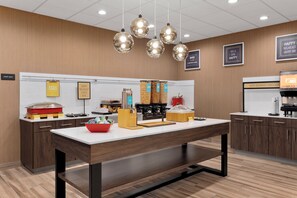 含每日吃到飽早餐