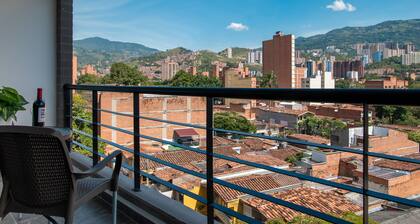 ¡Spacious Brand New Apartment Laureles / Estadio!