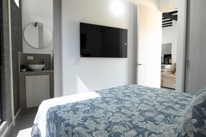 2 bedrooms, in-room safe, desk, free WiFi