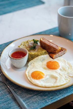Daily buffet breakfast for a fee