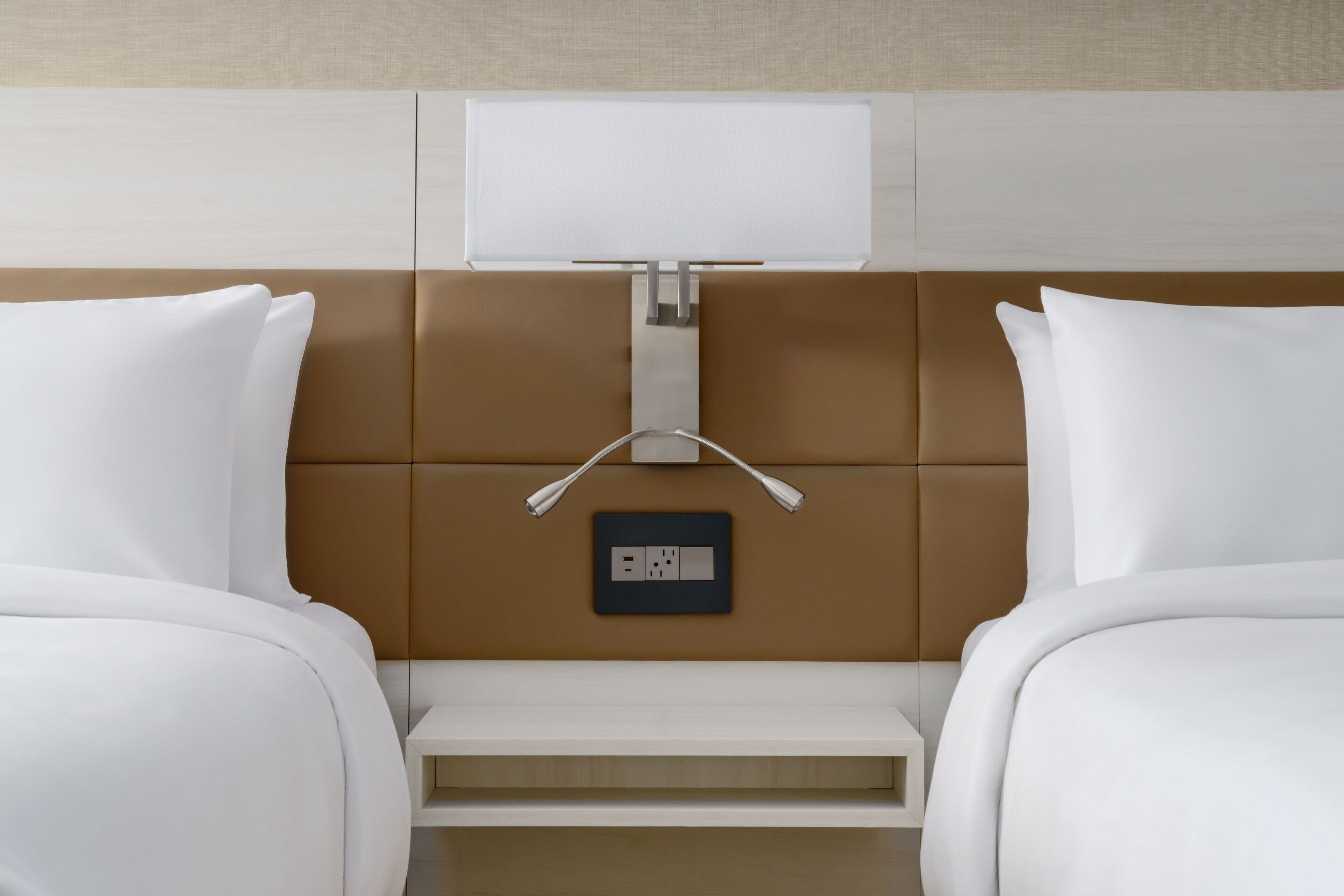 Iron/ironing board, bed sheets