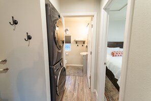 1 camera, Wi-Fi, lenzuola