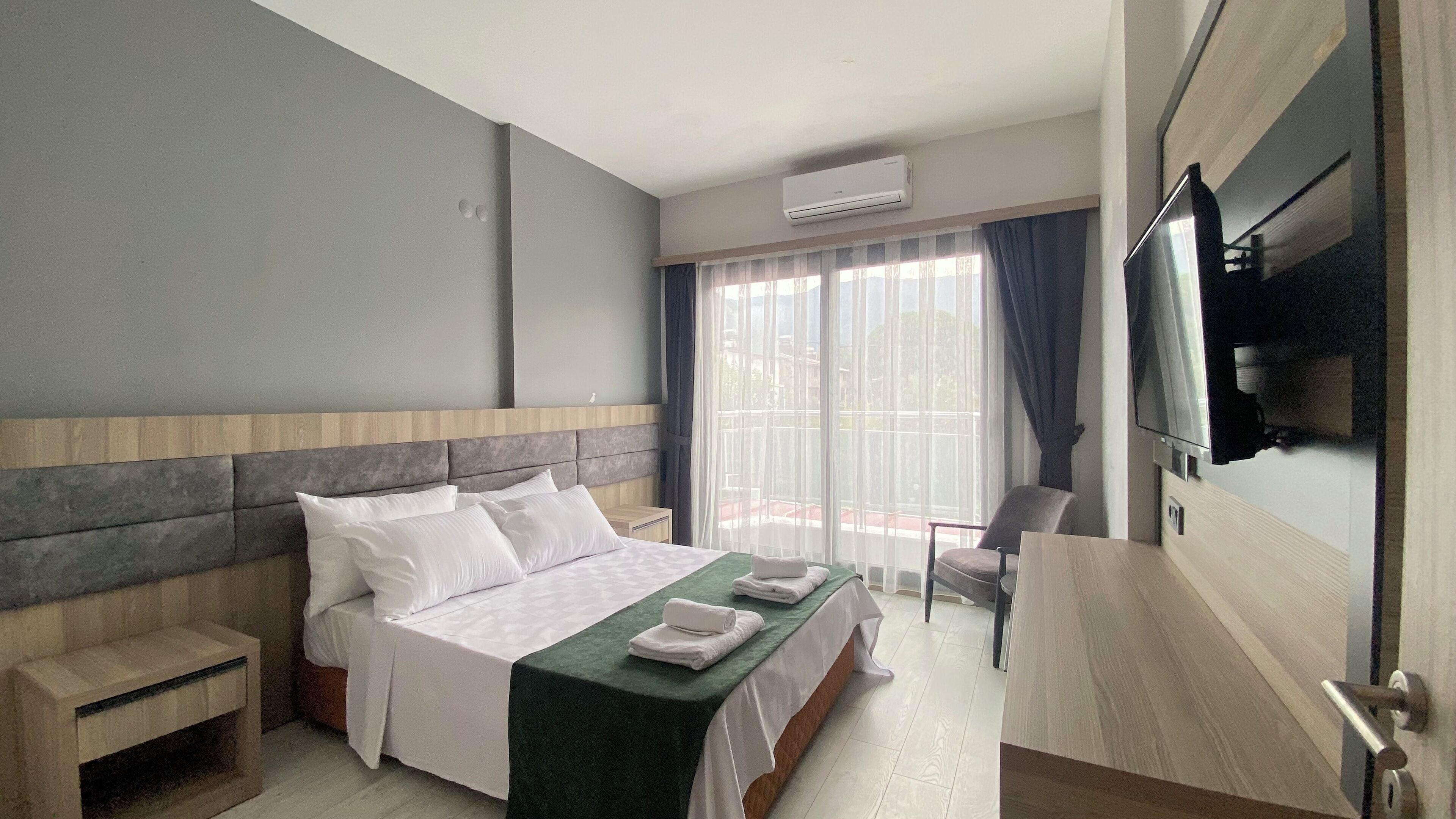 Family Room, 2 Bedrooms | Minibar, desk, free WiFi, bed sheets