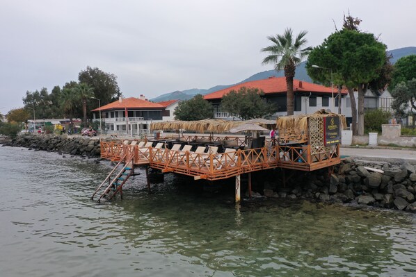 일광욕 의자, 비치 파라솔, 비치 타월