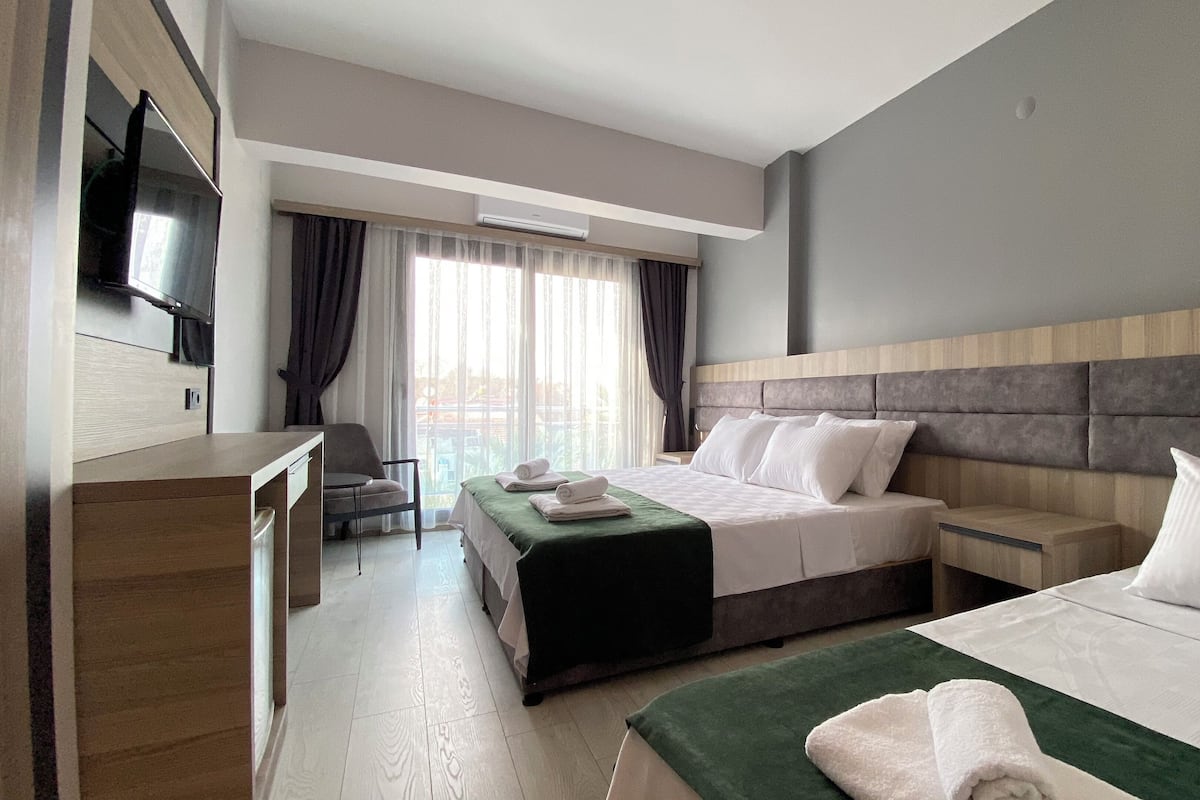 Standard Room, 1 Bedroom | 2 bedrooms, minibar, desk, free WiFi