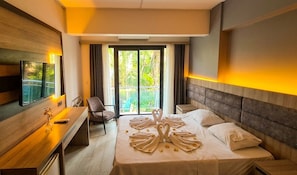 Standard Room, 1 Bedroom | Minibar, desk, free WiFi, bed sheets - Medos Hotel (Kusadasi)