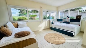 3 bedrooms, free WiFi, bed sheets