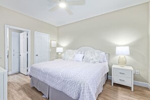 1 bedroom, desk, iron/ironing board, WiFi