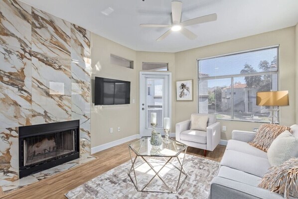 TV, fireplace