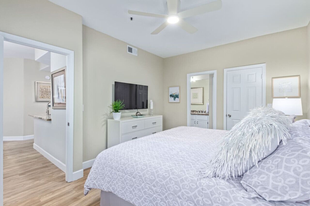 1 makuuhuone, työpöytä, silitysrauta/-lauta, Wi-Fi