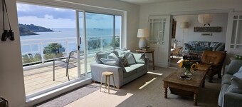 Fiddlers Green -  a holiday home that sleeps 12 guests  in 5 bedrooms