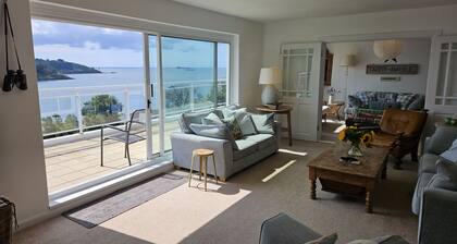 Fiddlers Green - a holiday home that sleeps 12 guests in 5 bedrooms