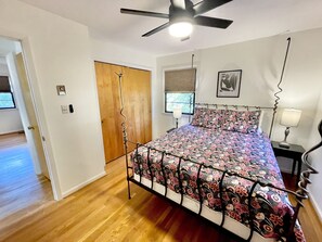 3 habitaciones, escritorio, tabla de planchar con plancha y wifi gratis