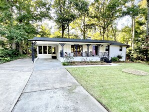 Exterior - 1950's 3BR Downtown Cary Ranch! 10 Min Walk to Downtown Cary Park! (Cary)