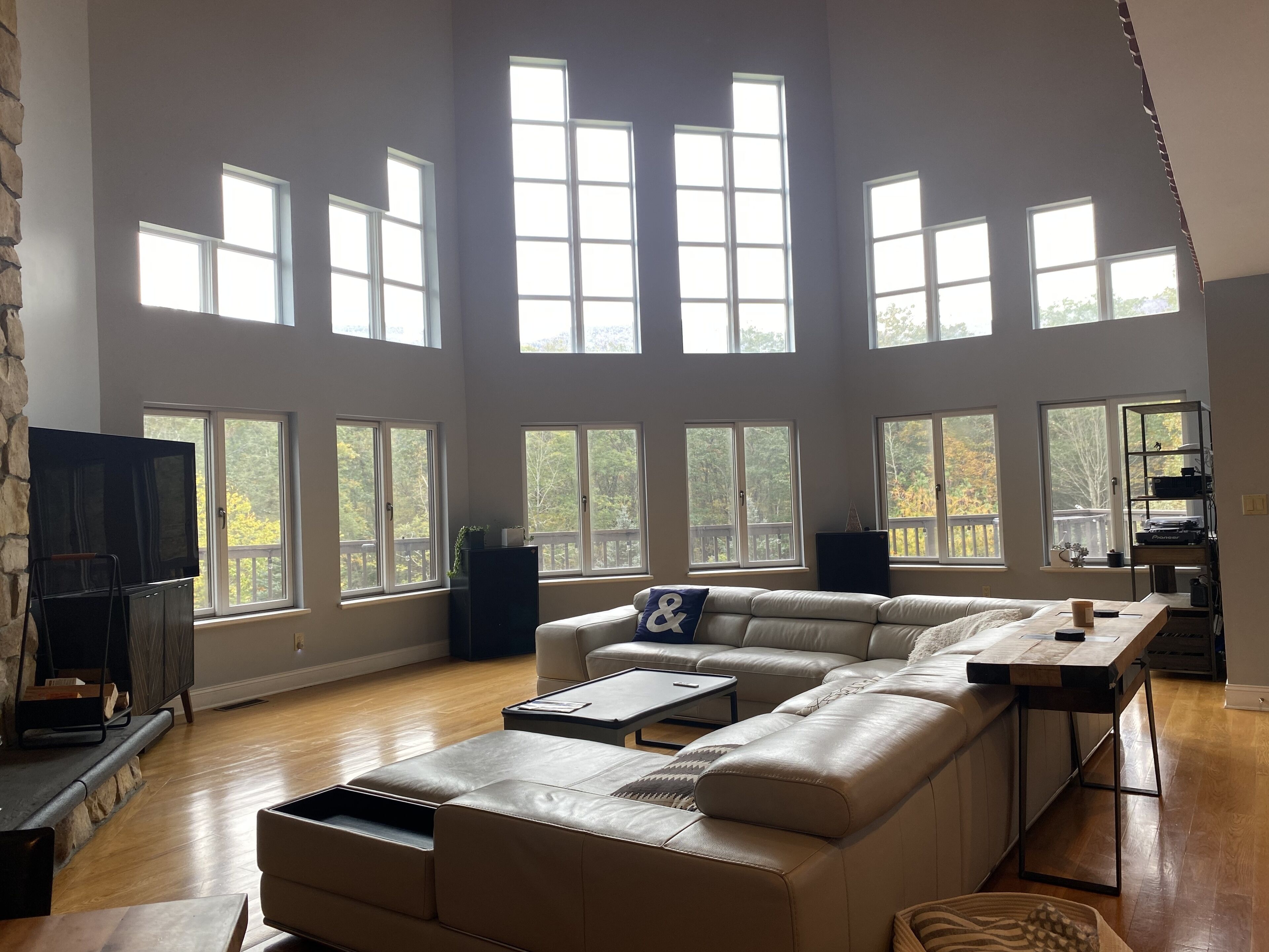 Hidden Gem on 14 Acres 4400sq ft 10Min to Windham
