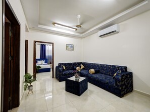 En 42-tommers smart-TV med Parabol-TV