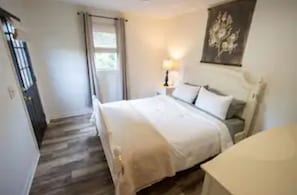 2 soverom, strykejern/-brett, reiseseng for barn og wi-fi