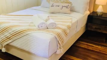 3 slaapkamers, een strijkplank/strijkijzer, gratis wifi, beddengoed