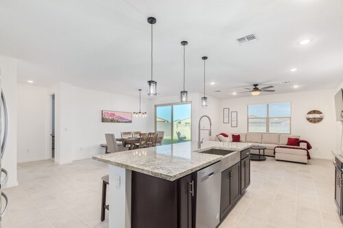 Queen Creek Putting Green & More