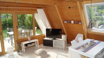 Smart-TV, DVD-Player, Bücher