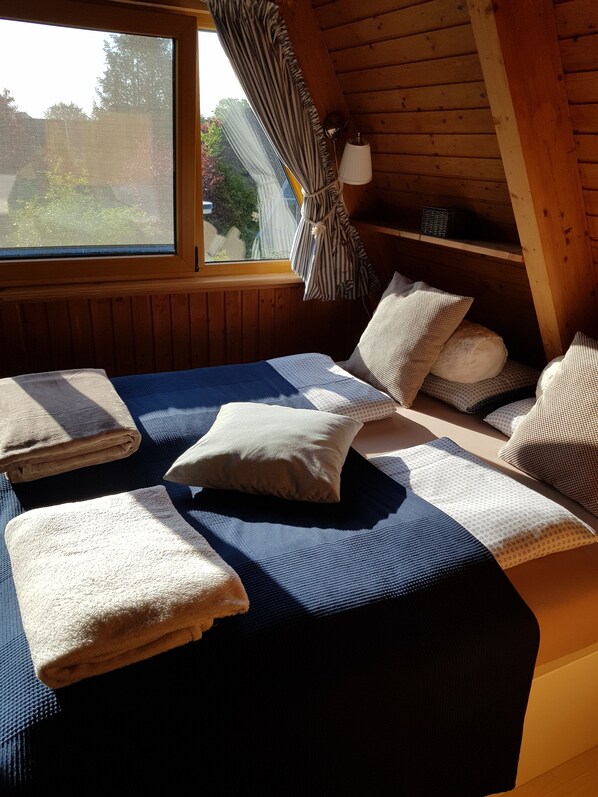 3 bedrooms, travel cot, free WiFi
