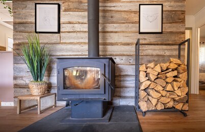 Hills Haven Luxury Cottage - Minden Hills Escape for the Nature Enthusiast