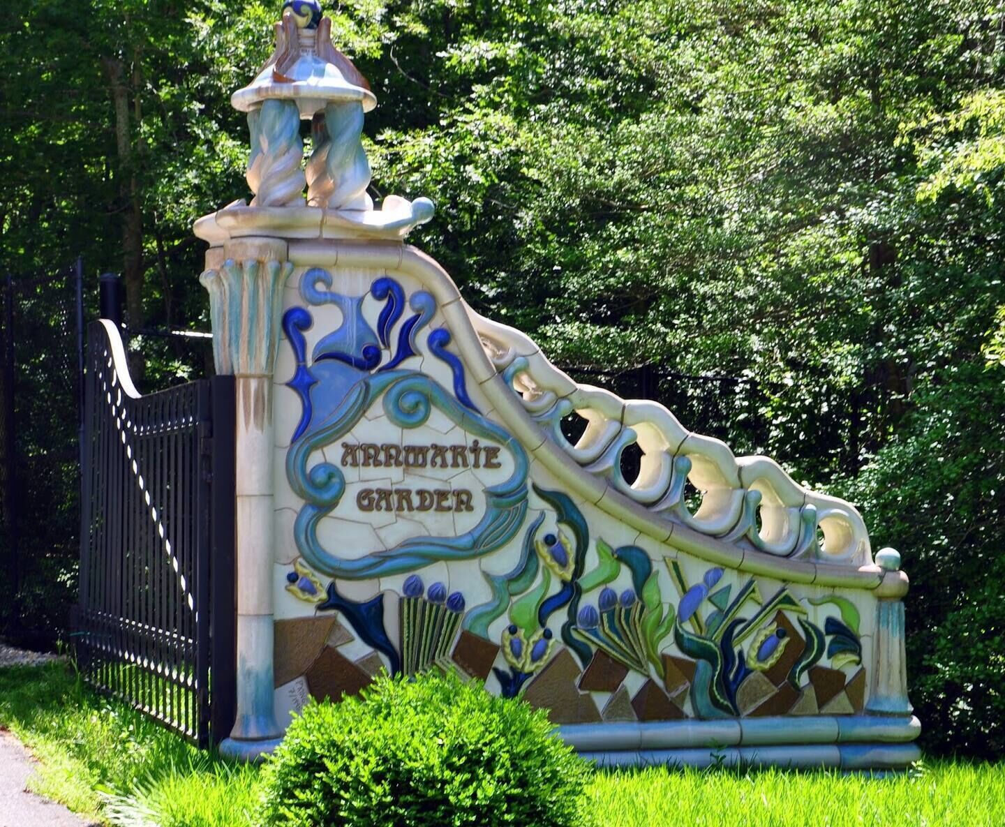 تفاصيل الفندق من الخارج