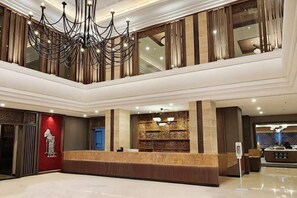 Lobby - Swiss-Belhotel Airport Yogyakarta (Temon)