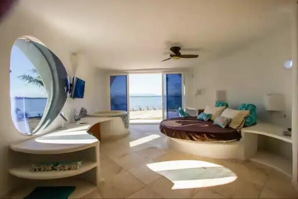 4 Schlafzimmer, Bügeleisen/Bügelbrett