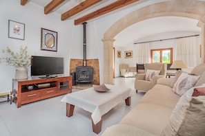 TV, mesa de pingue-pongue