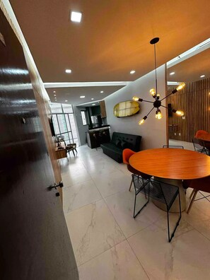 Interior - Pé na Areia, Melhor Localização. Ap Encantador ! (Barra da Tijuca Rio de Janeiro)