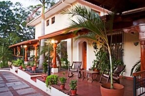 Property grounds - Los Altos Apartments & Studios (Managua)