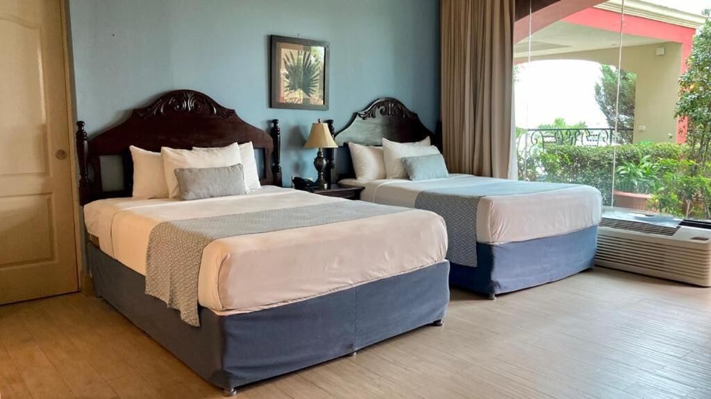 2 bedrooms, egyptian cotton sheets, premium bedding, iron/ironing board