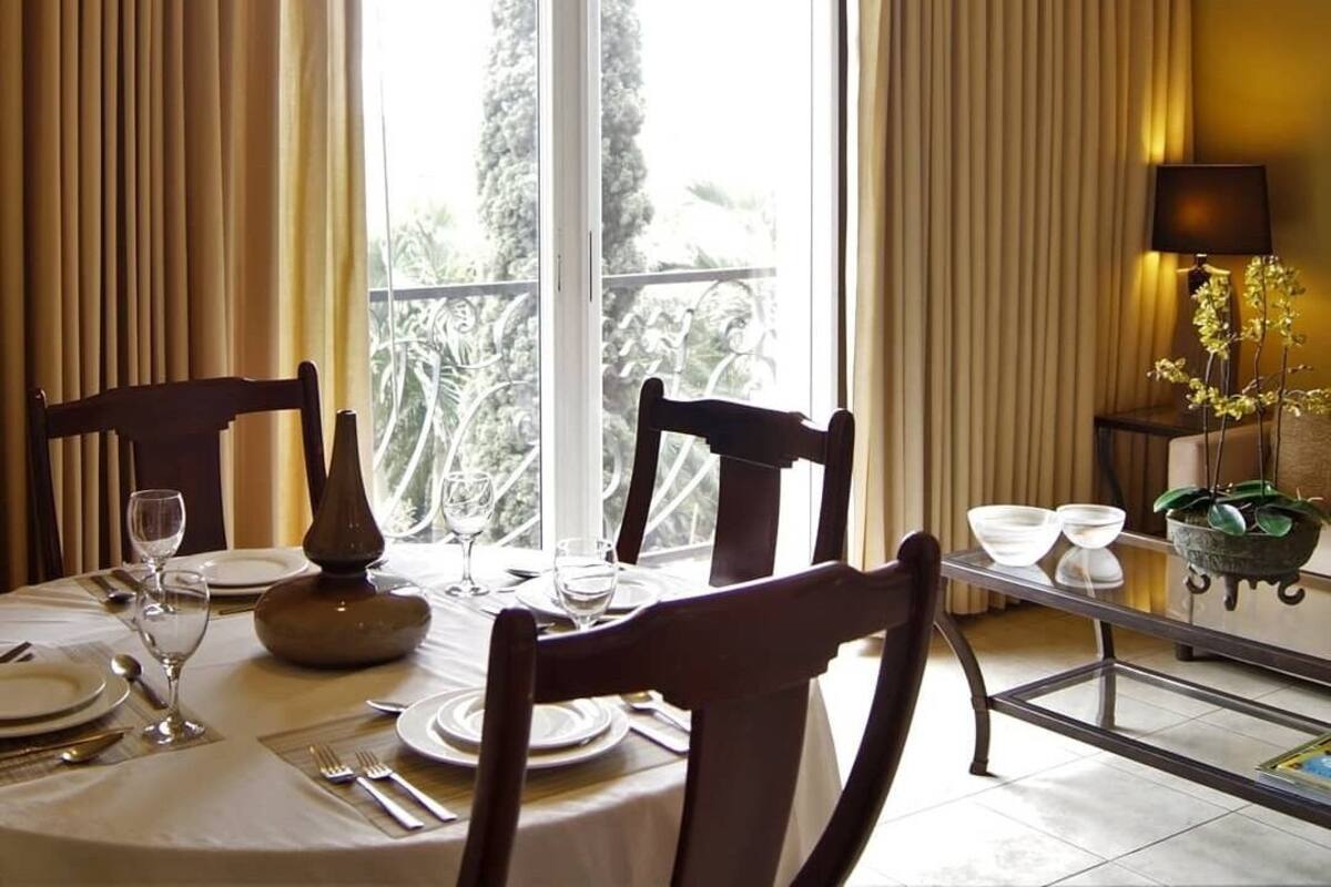 Deluxe Apartment, Balcony, Garden View | Living area | Netflix, streaming services