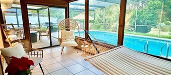 Cozy Lakefront Home w/ Pool -7 mins from Legoland