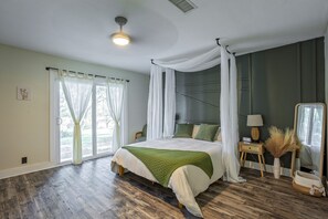 3 chambres, bureau, fer et planche Ă repasser, lit parapluie