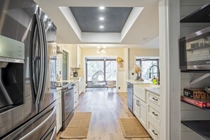 Fridge, microwave, oven, stovetop - Cozy Lakefront Home w/ Pool -7 mins from Legoland (Winter Haven)