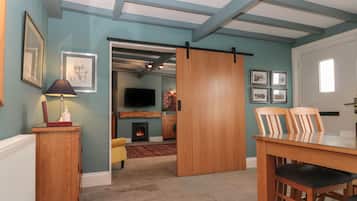 Cottage | Interior