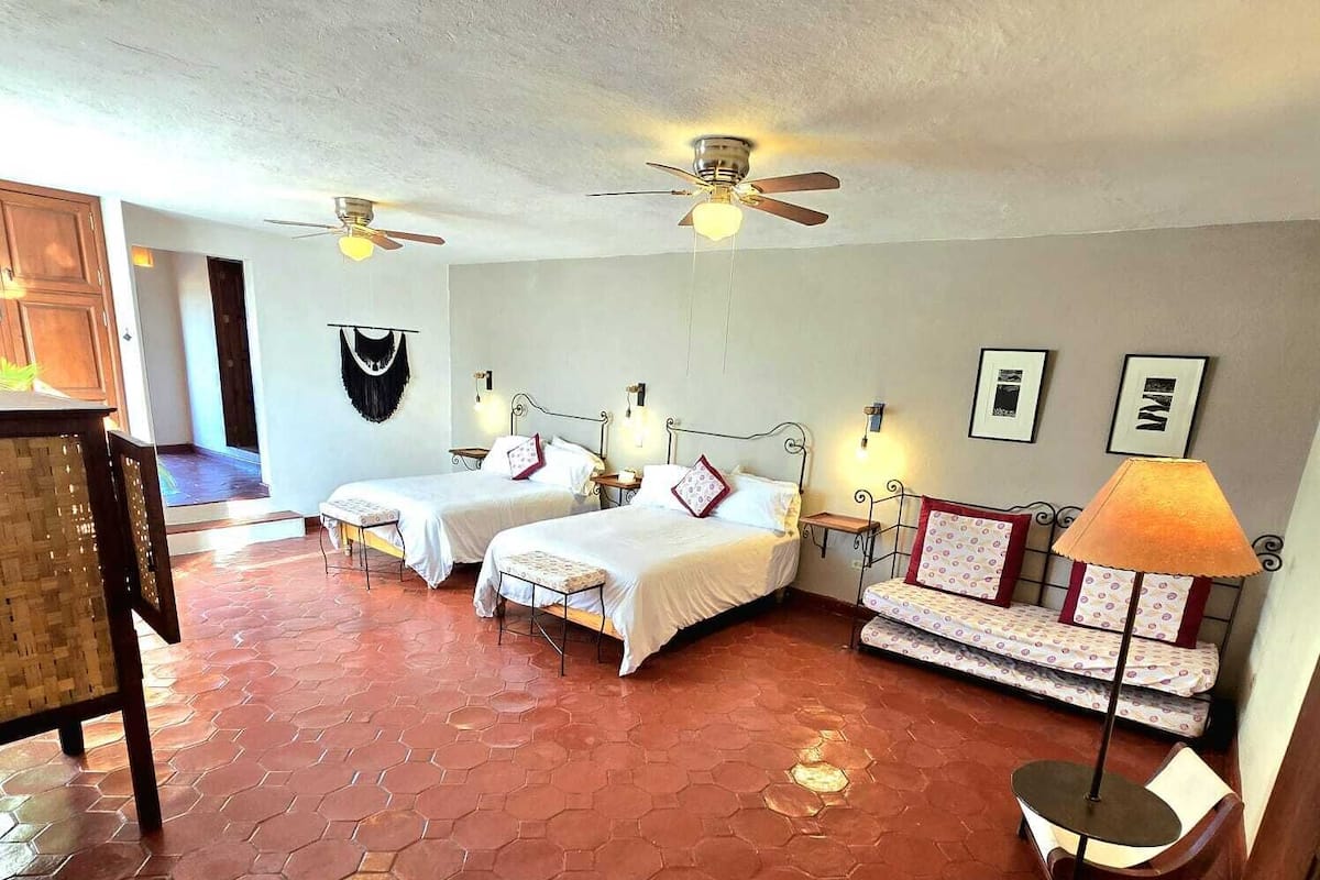 Free WiFi, bed sheets