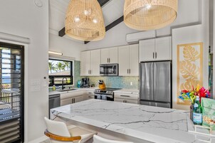 럭셔리 아파트 | 전용 주방 | 대용량 냉장고, 전자레인지, 오븐, 쿡탑