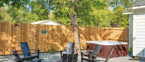 獨棟房屋, 多張床, 熱水浴缸 (306 W Travis Unit D) | 室外 Spa 池