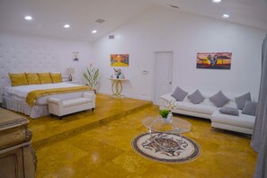 6 slaapkamers, een strijkplank/strijkijzer, gratis wifi, beddengoed